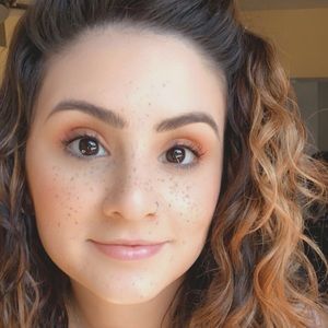 Meet your Posher, Kasandra